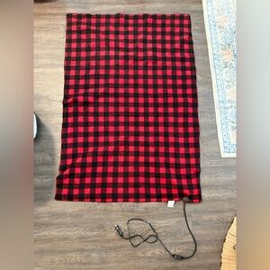 Red and Black Plaid Headed Blanket Automobile Auxiliary Power Outlet